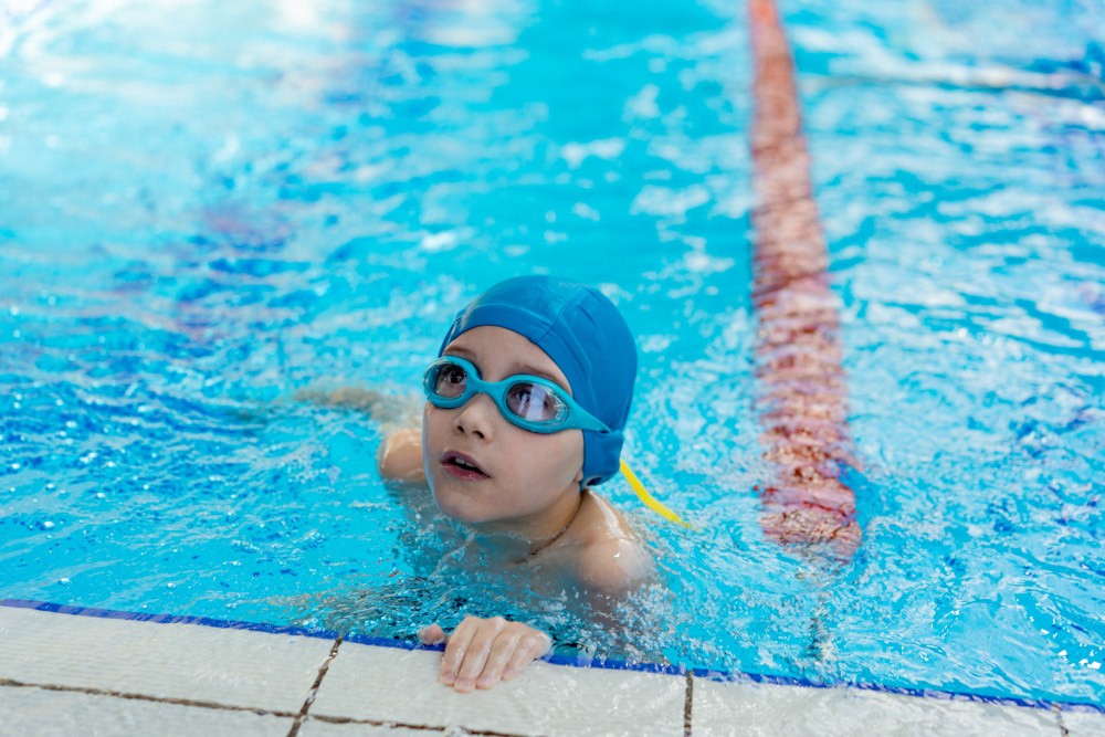 10 porad dla rodziców szukających odpowiedniej szkoły pływania dla swojego dziecka